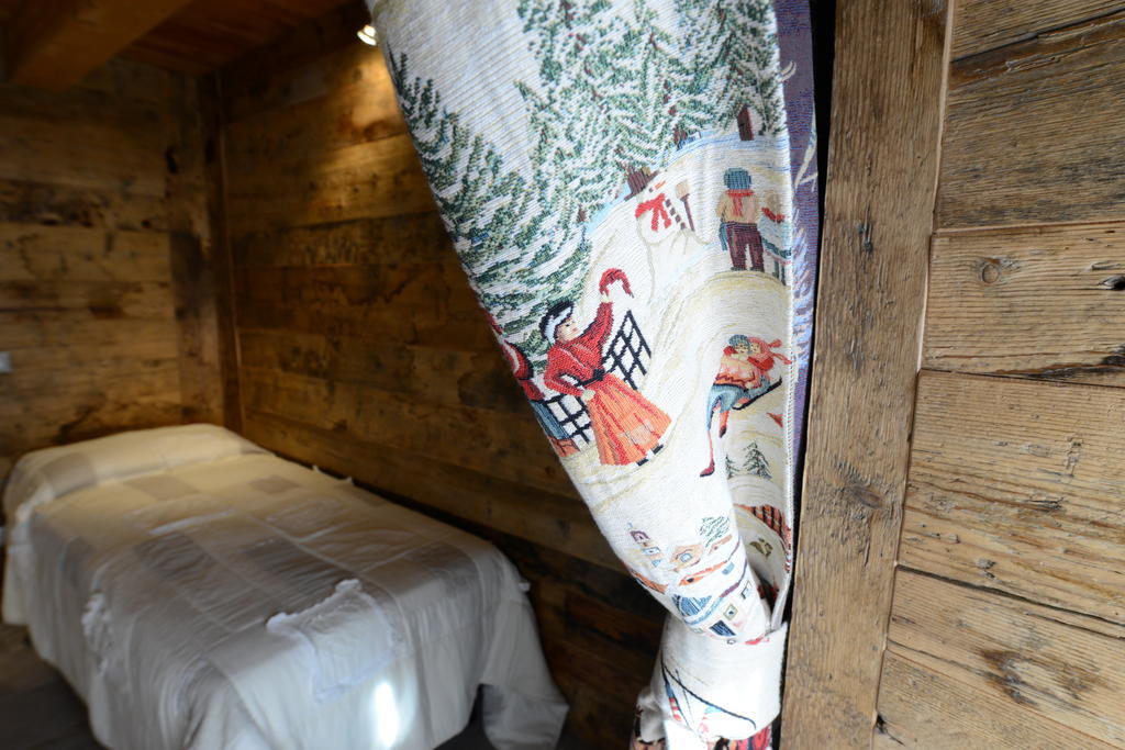 Vieilles Maisons D'อินทรอด ภายนอก รูปภาพ